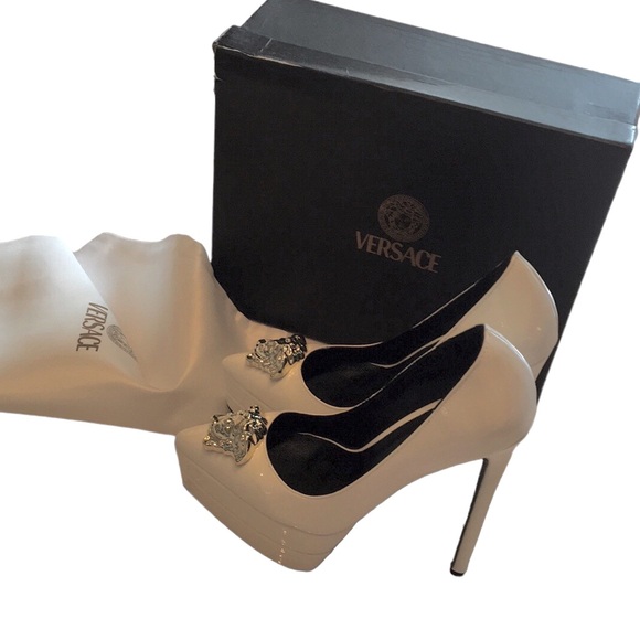 ‼️❤️🔥Versace Medusa Head Palazzo Platform Pump 👠 - Picture 5 of 12